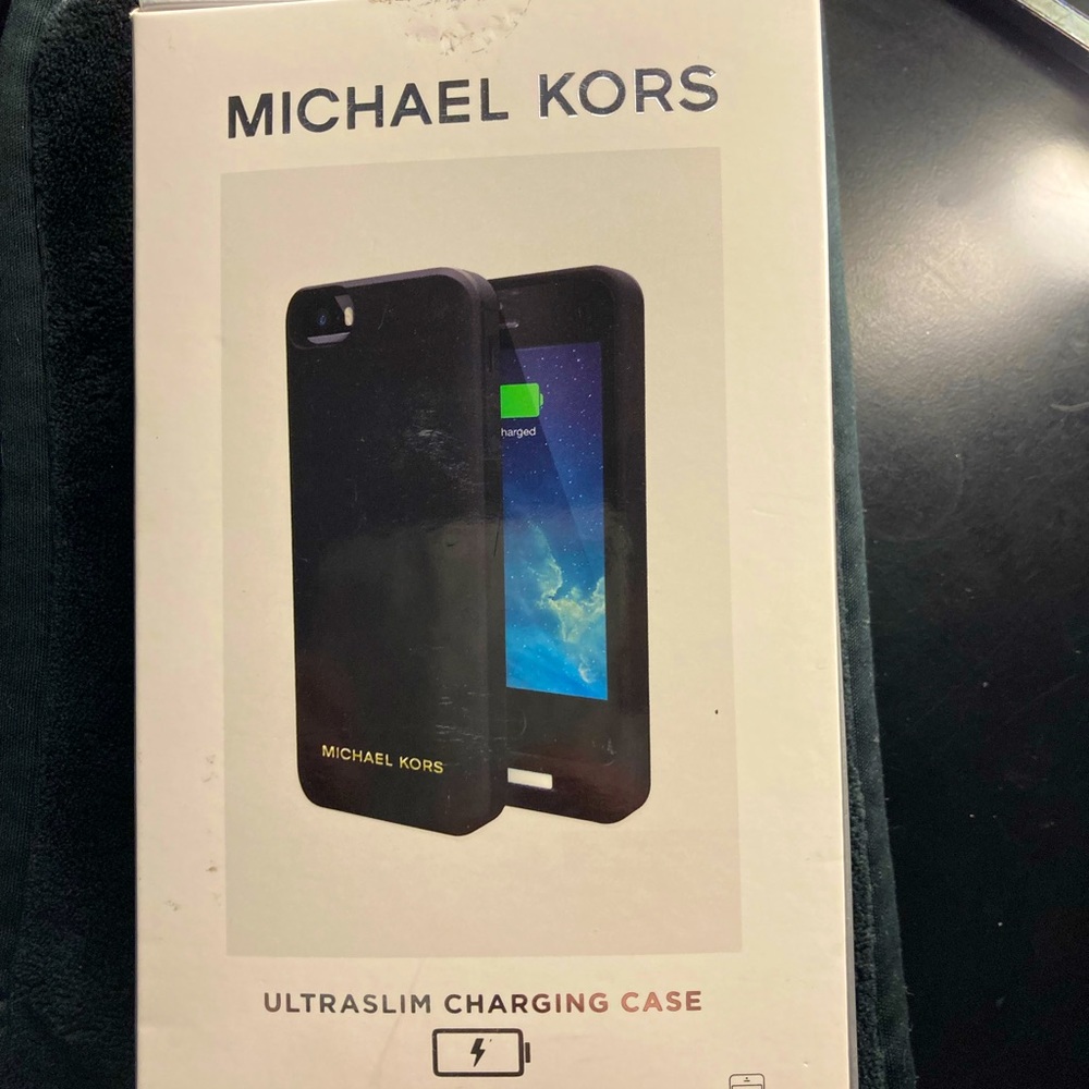 Micheal Kors IPhone 5 5s charging phone case